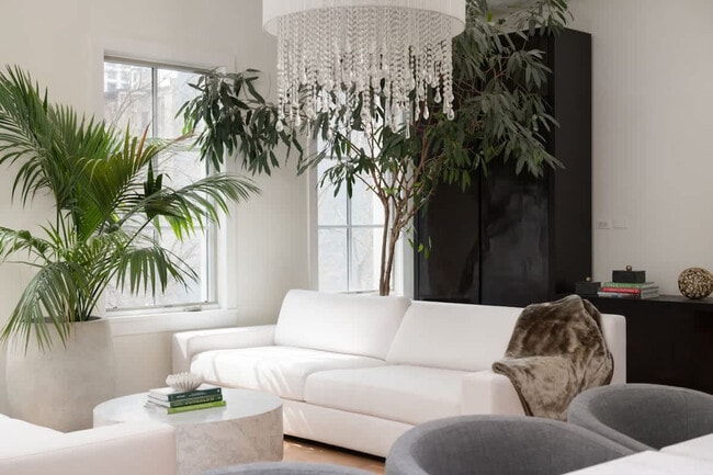 Building Photo - 22 E Elm St