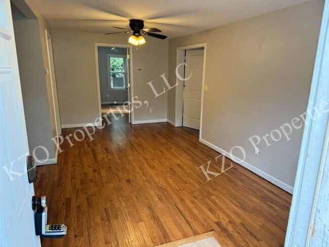 Foto del edificio - 3 bed 1 bath in Oakwood!