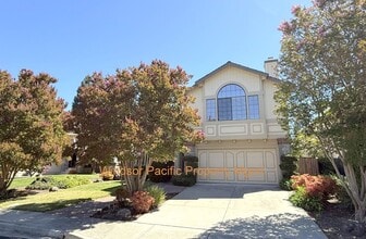 Building Photo - 20 Stratford Ct