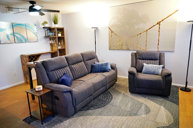 Building Photo - 3922 Albatross St