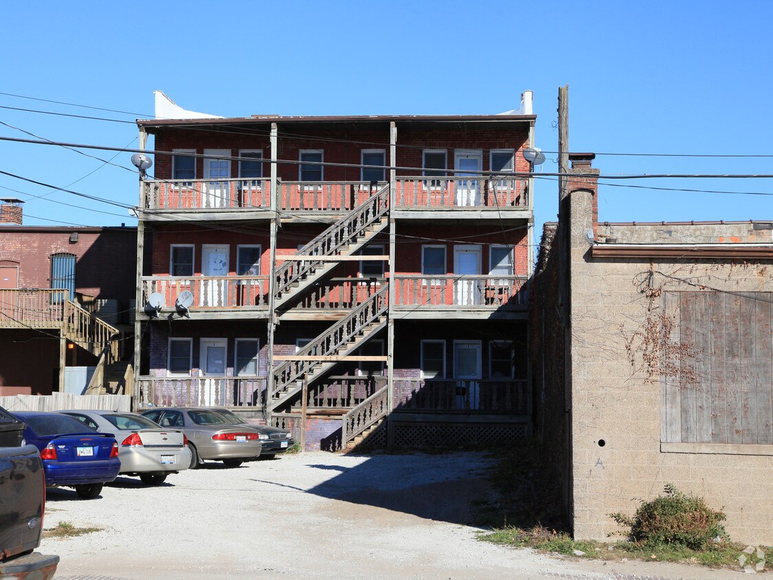 Foto del edificio - 805 W 2nd St
