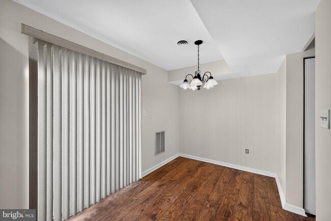 Foto del edificio - 137 Pointe Ridge Dr