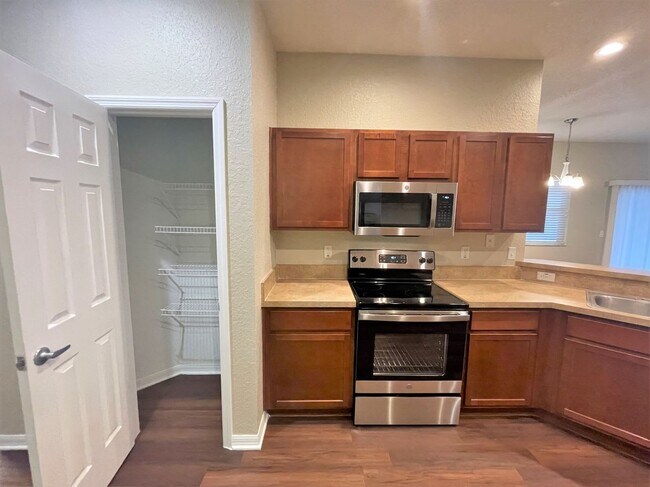 Building Photo - 3790 Sandhill Crane Dr