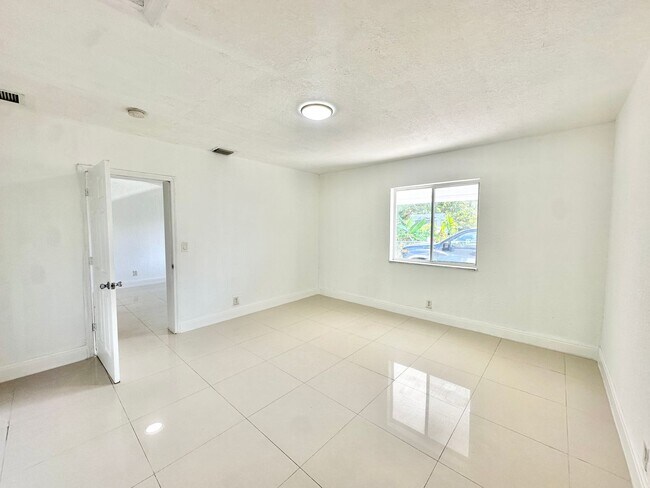 Foto del edificio - 1497 NE 118th Terrace