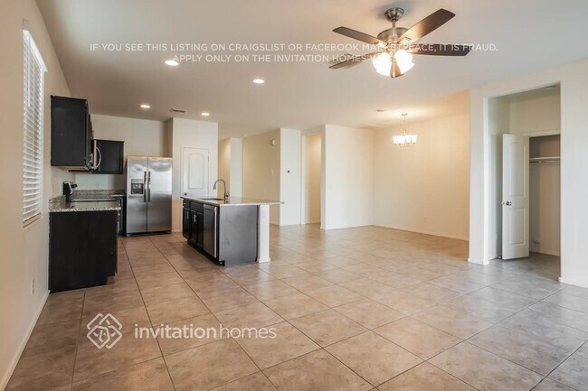 Foto del edificio - 37746 W Capri Ave