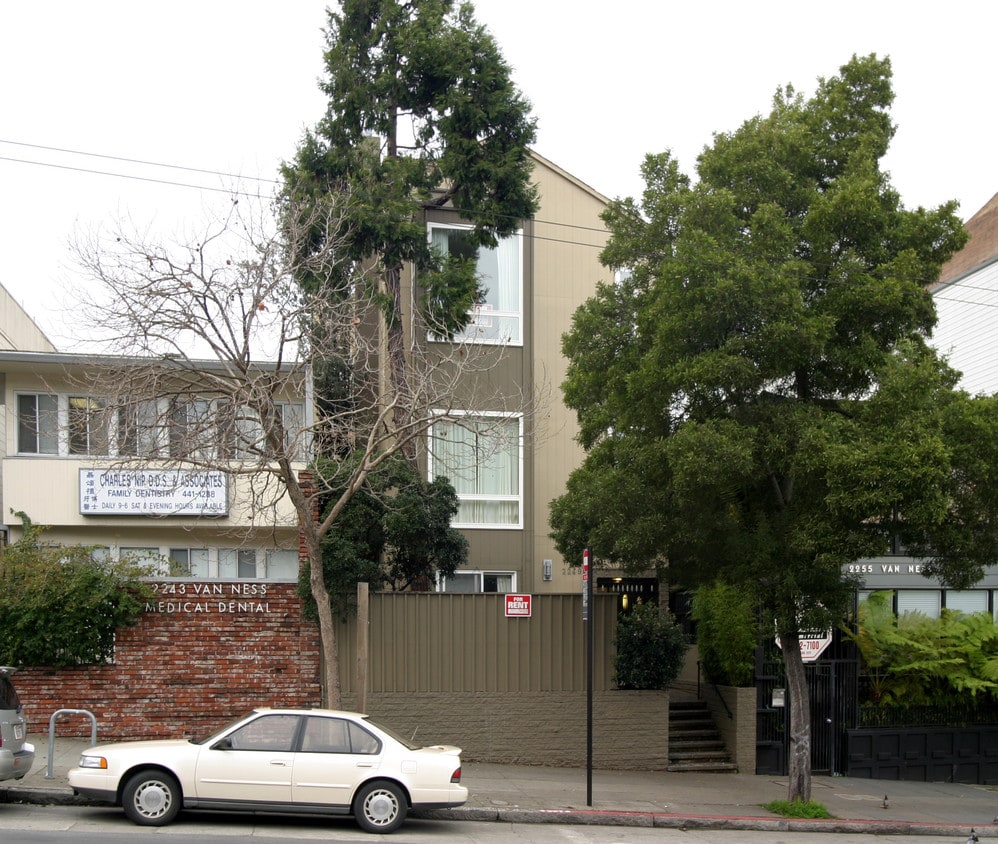 Building Photo - 2249 Van Ness Ave
