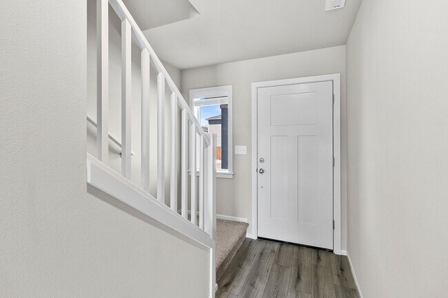 Foto del edificio - Modern 3-Bed Home in Lacey - $25K+ in Upgr...