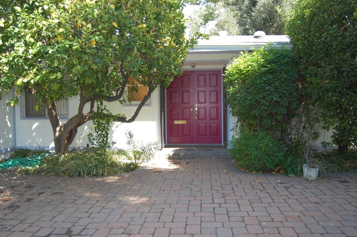 Entrance - 6720 Capistrano Ave