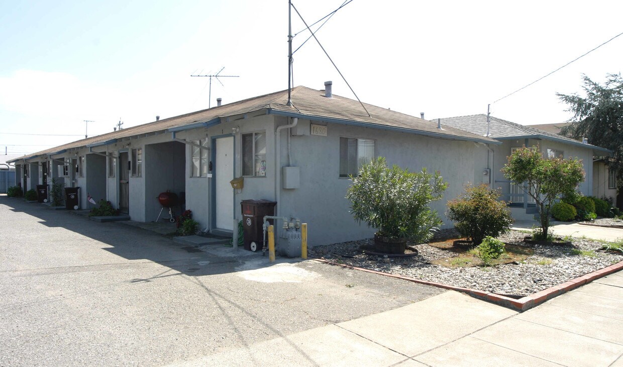 Foto principal - 1656 150th Ave