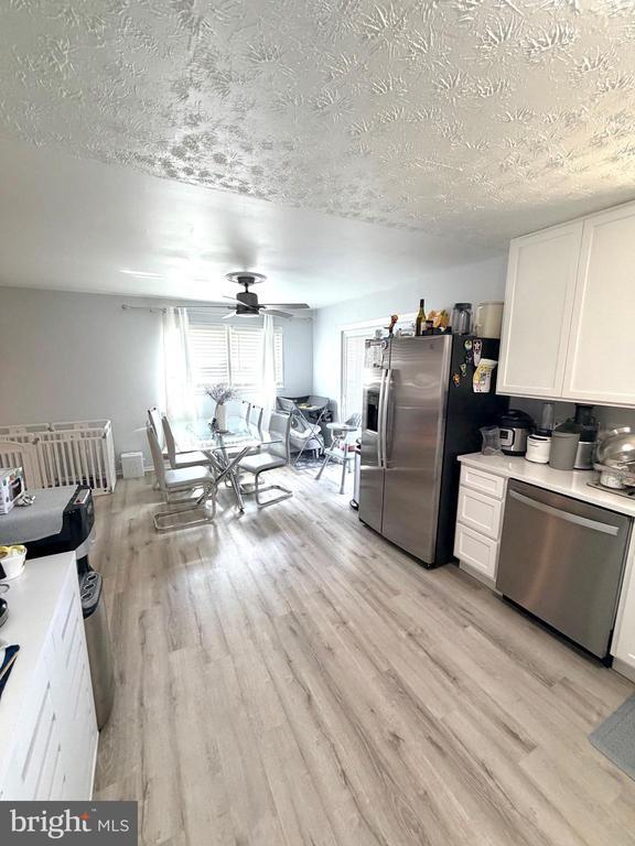 Foto del edificio - 7410 Dickenson St