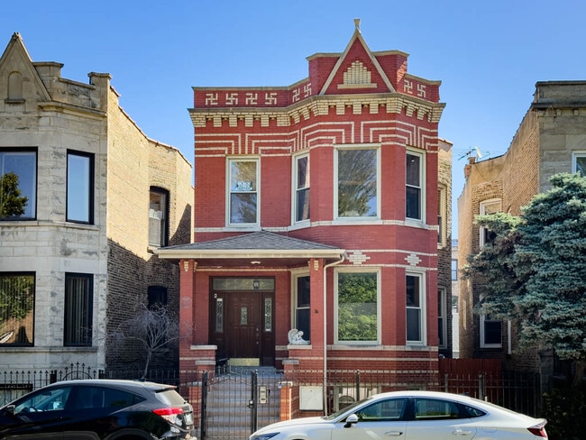 Foto del edificio - 2707 N Kimball Ave