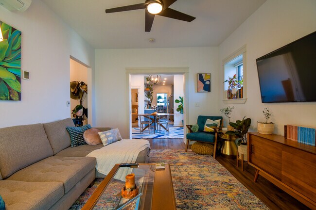 Foto del edificio - 2461 Adams Ave