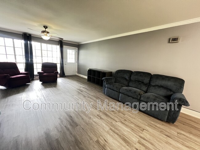 Foto del edificio - 10444 Jefferson Hwy