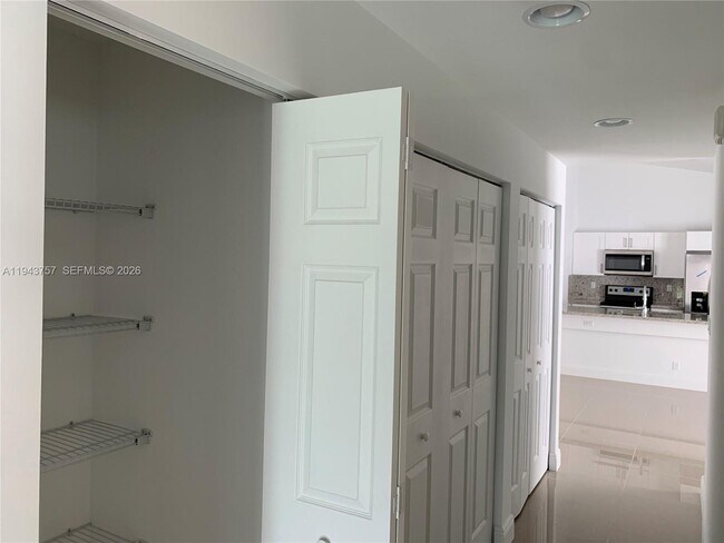 Foto del edificio - 5711 Buchanan St