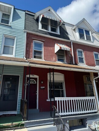 Building Photo - 756 S Hall St