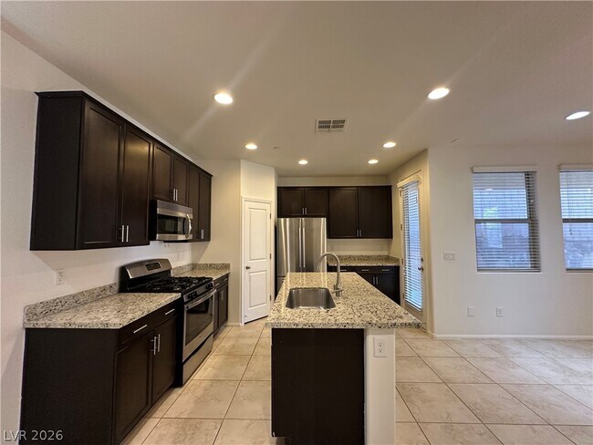Foto del edificio - 7563 Whitman Colonial St