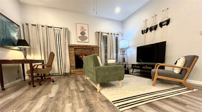 Building Photo - 1701 Lynx Cir