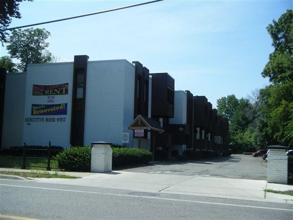 Building Photo - 541 Wildwood Ave