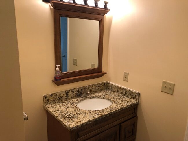 Building Photo - 129 Birdseye View Drive