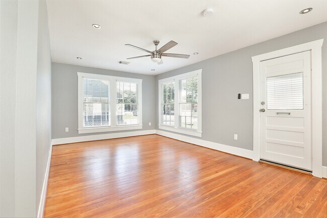 Building Photo - 1204 Birdsall St