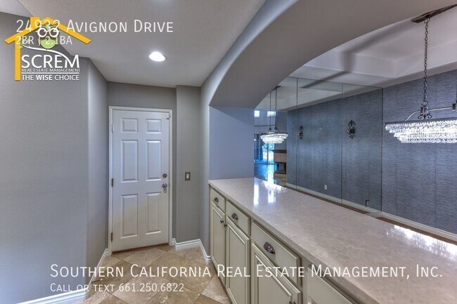 Foto del edificio - Gorgeous Two Bedroom Townhome in Gated Com...