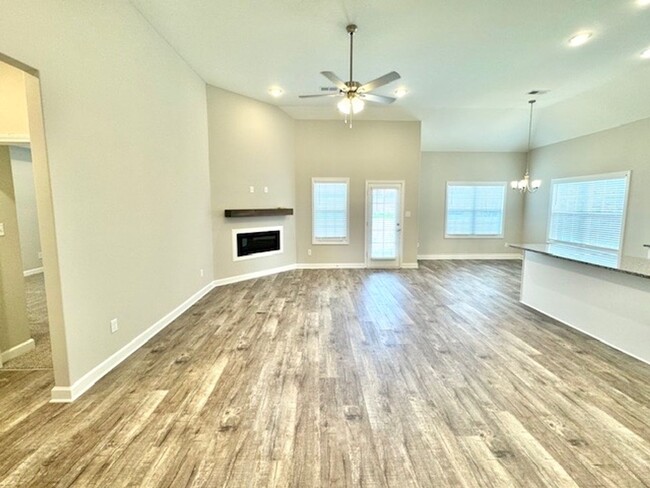 Foto del edificio - Now Leasing a Brand New 3-Bedroom 2 Bath H...