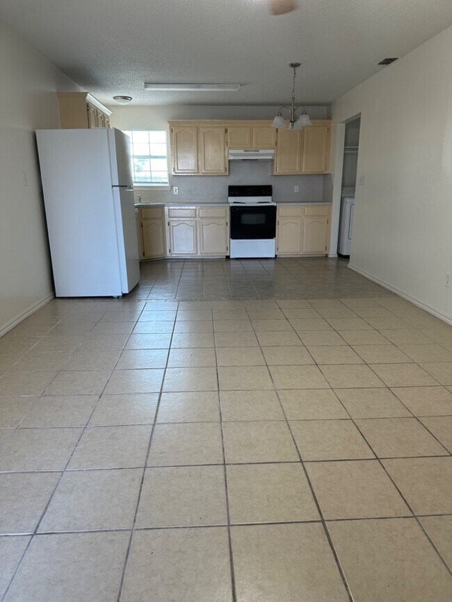 Foto del edificio - 1521 Oasis Dr