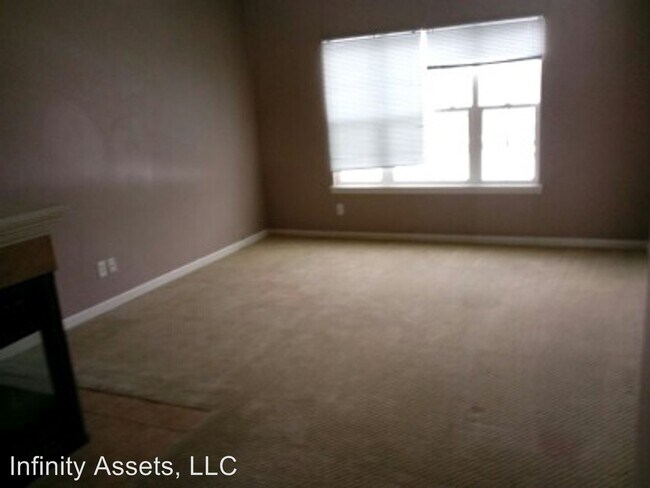 Building Photo - 2401 River Oaks Ln