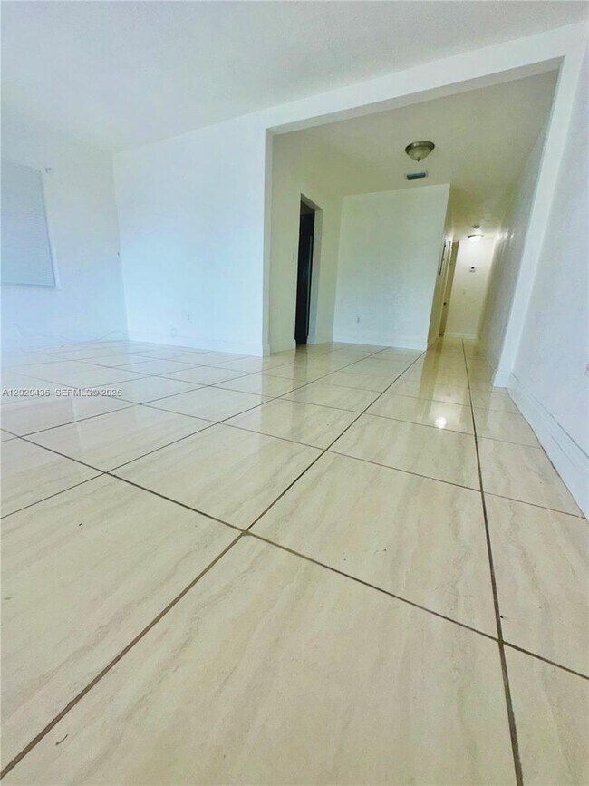 Foto del edificio - 2125 NW 66th St