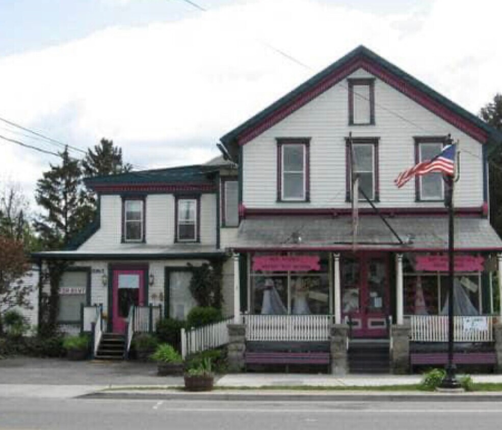 10863 Main St Unit Lower rear, Clarence, NY 14031 Apartments in