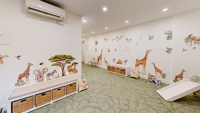 Interior Photo - Normandie Court