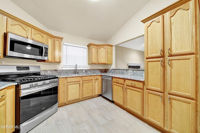 Building Photo - 3049 Tierra Salada Dr