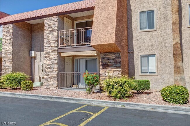 Building Photo - 5206 River Glen Dr