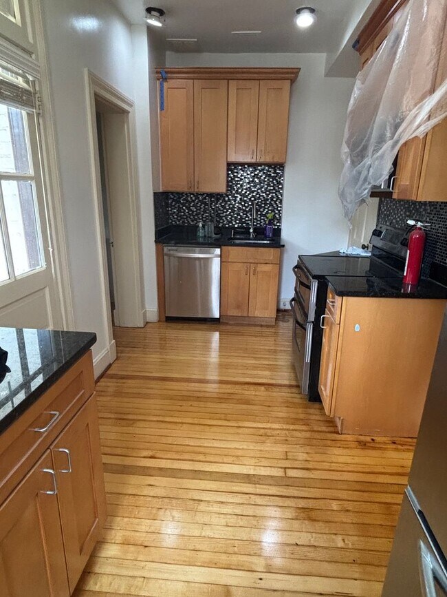 Foto del edificio - 1370 Sheridan St NW