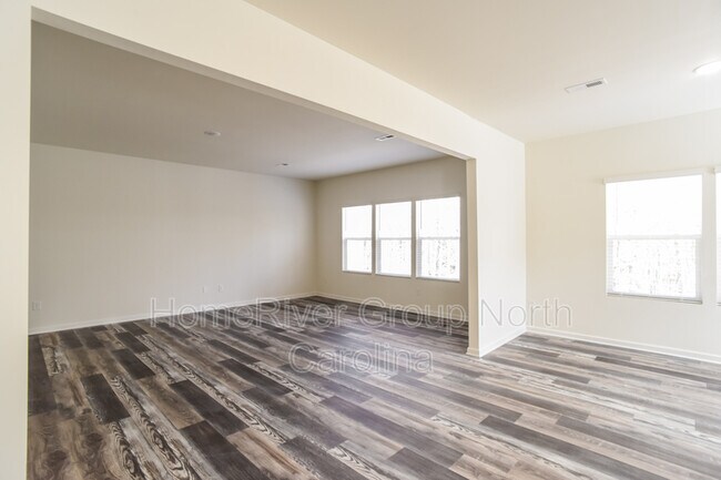 Foto del edificio - 106 Birchwood Dr