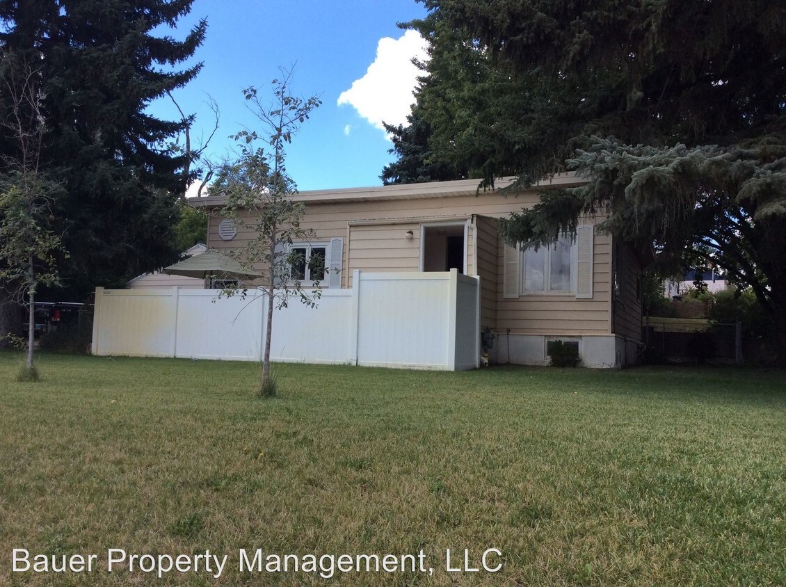 Primary Photo - 3 br, 2 bath House - 75 8th Avenue E