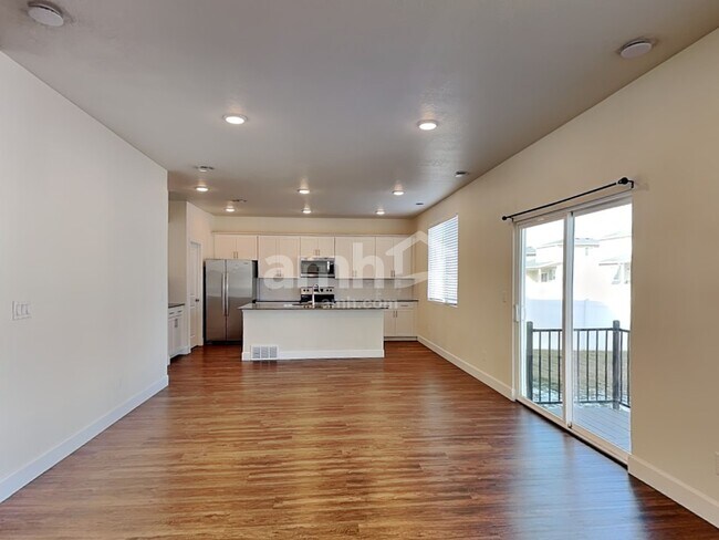 Building Photo - 2604 W 3340 S