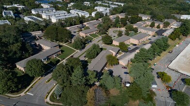 Building Photo - Berdan Court