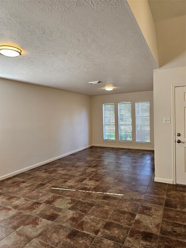 Foto del edificio - 16027 Cypress Trace Dr