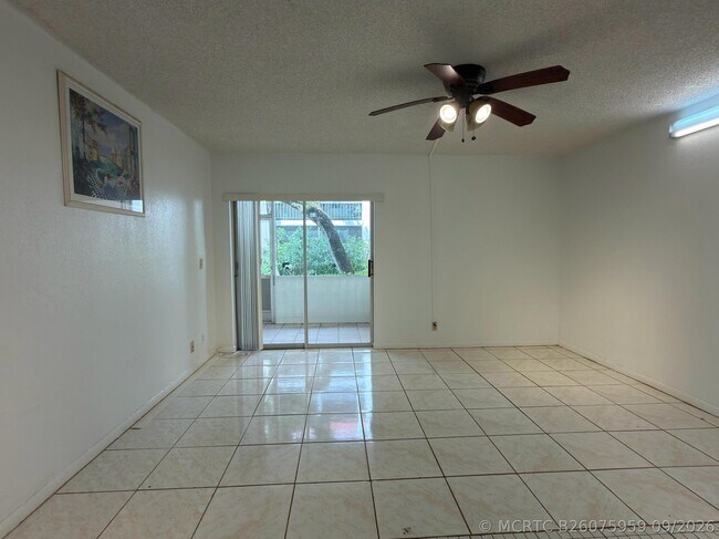 Foto del edificio - 636 NW 13th St