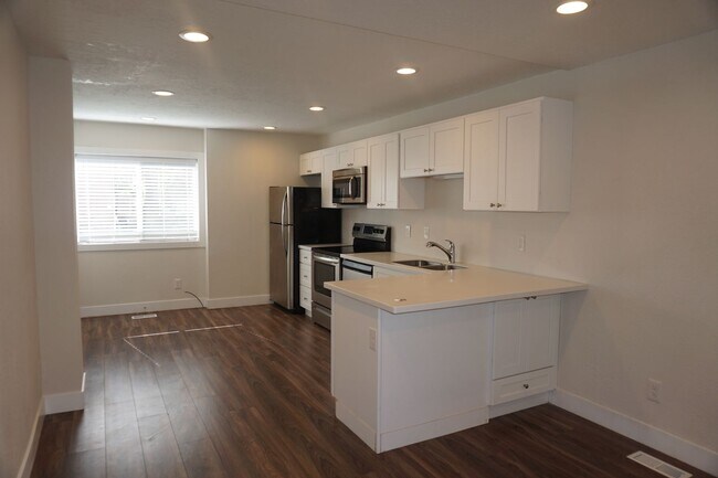 Foto del edificio - 500 E. Duplex