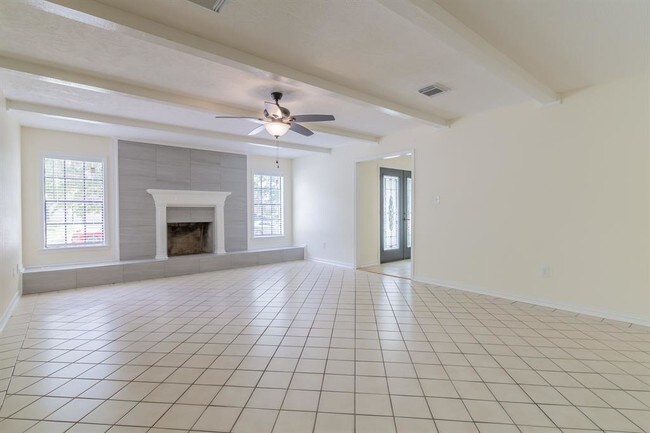 Foto del edificio - 2604 N Woodloch St