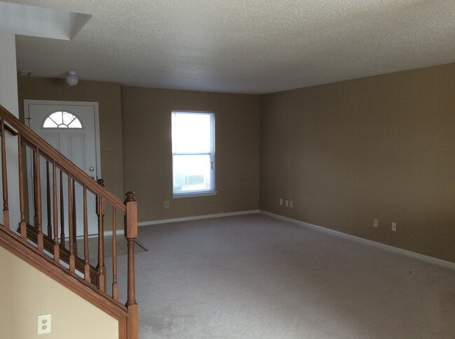 Building Photo - Fishers - 3 BR home