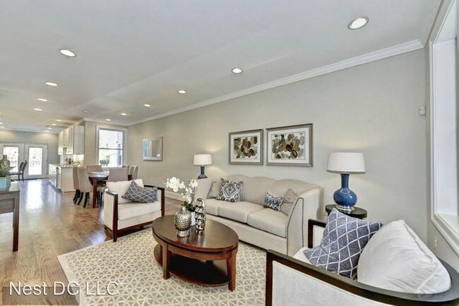Building Photo - 4 br, 3.5 bath House - 709 Longfellow St NW