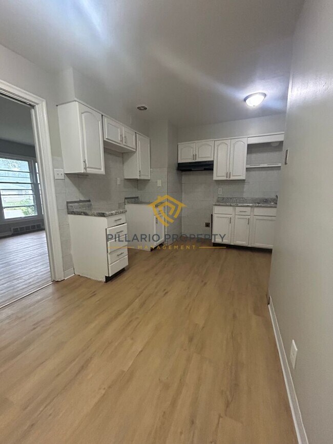 Foto del edificio - Updated 3 bed, 1 bath home in Forest Manor...