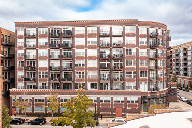 Building Photo - West Loop Gate