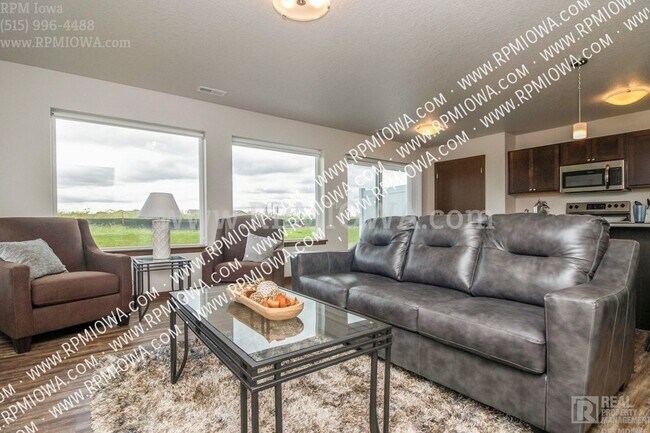 Building Photo - LIMITED AVAILABILITY!! 3 Bedroom, 2.5 Bath...