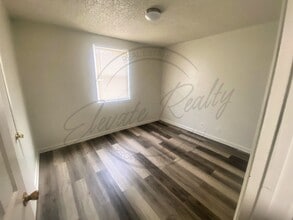 Building Photo - 3620 Village Trl