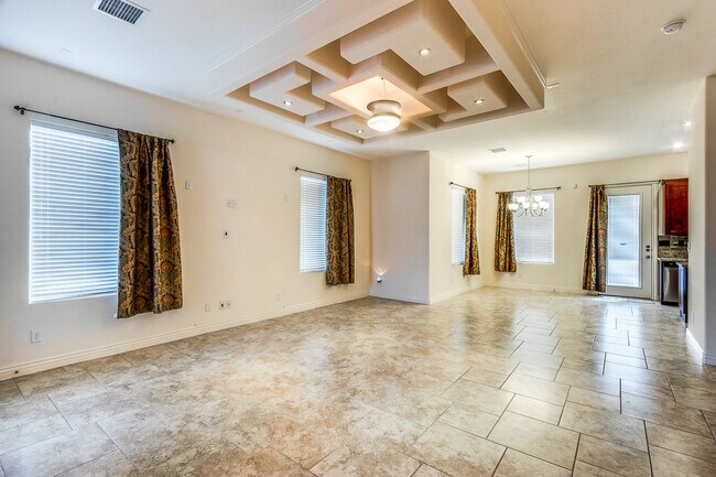 Building Photo - West El Paso 3 bed REFRIG A/C!