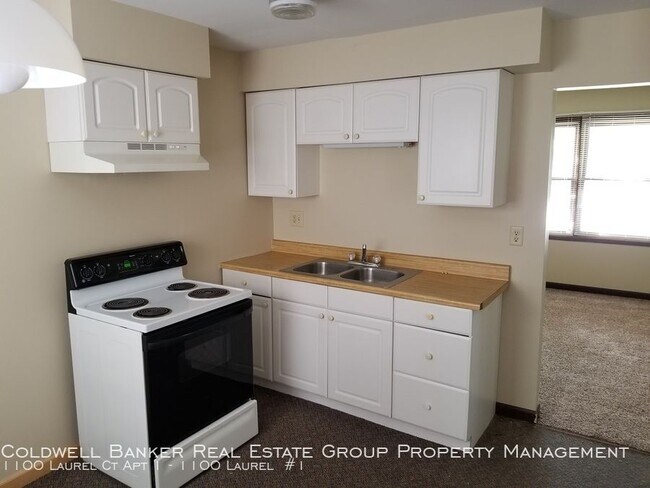 Building Photo - 1100 Laurel Ct Apt 1